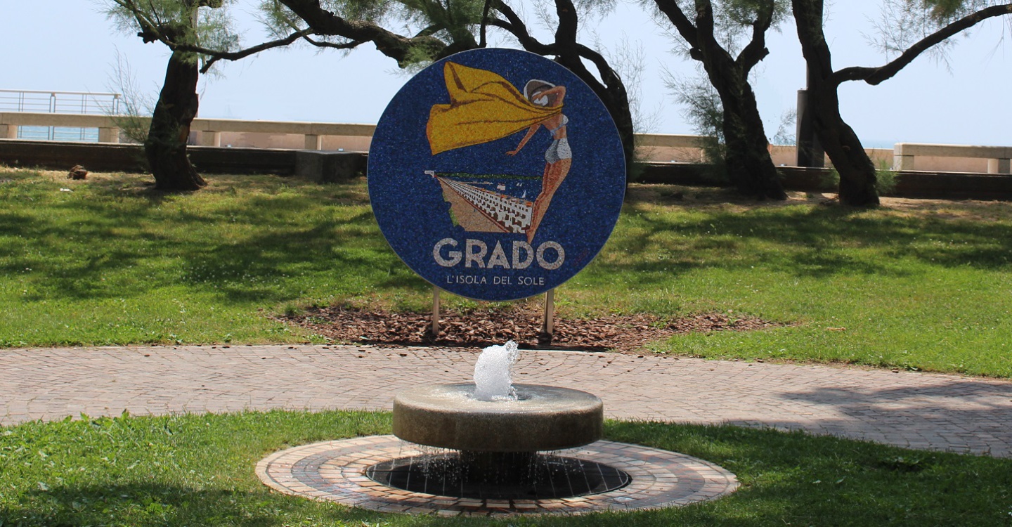The origin of tourism in Grado and its urban development 