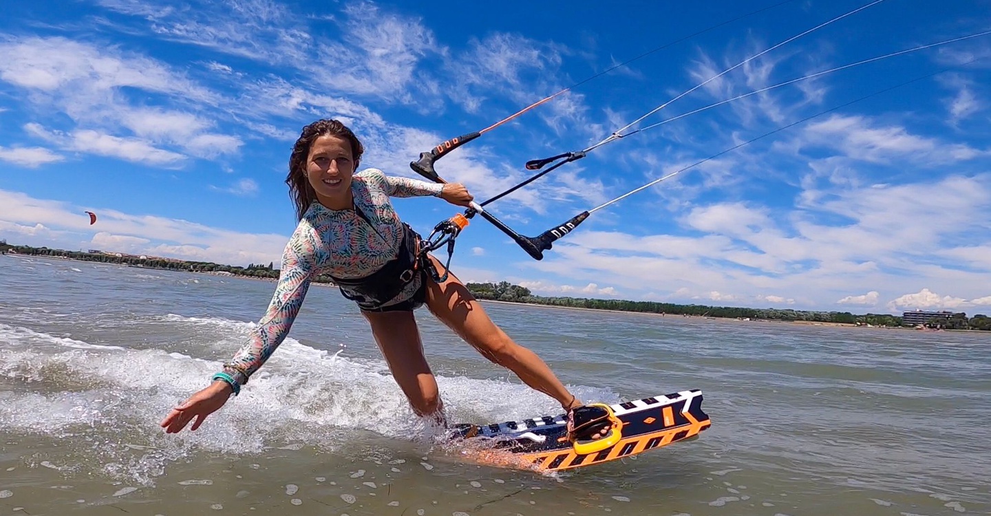 Kitesurfing passion! Book your lesson 